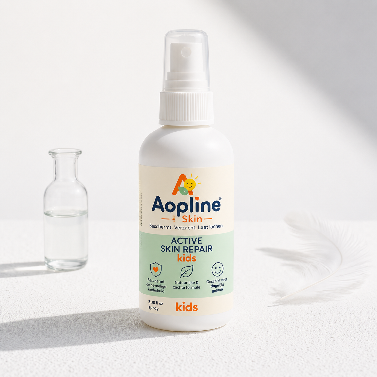 De Aopline Skin huidherstel spray in een zachte, natuurlijke setting